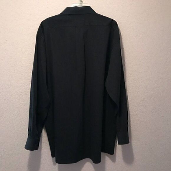 Dockers textured black dress shirt. - Picture 4 of 8